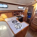 Sleep On A Sailboat In A Unique Apartman *