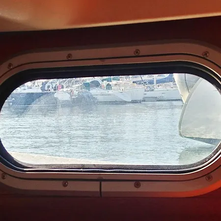 Sleep On A Sailboat In A Unique Apartamento *