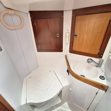 Sleep On A Sailboat In A Unique * Lisboa