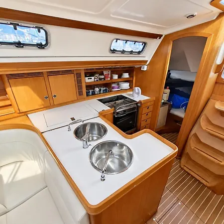 Sleep On A Sailboat In A Unique Apartament