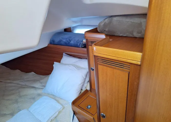 Sleep On A Sailboat In A Unique * Lisboa