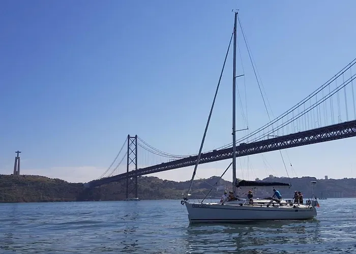 Sleep On A Sailboat In A Unique Lägenhet